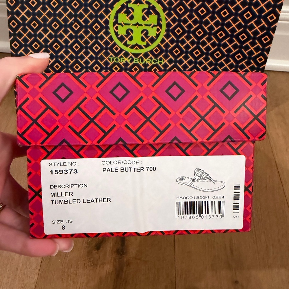 Tory Burch Yellow Logo Leather Thong Sandals - Picture 7 of 7